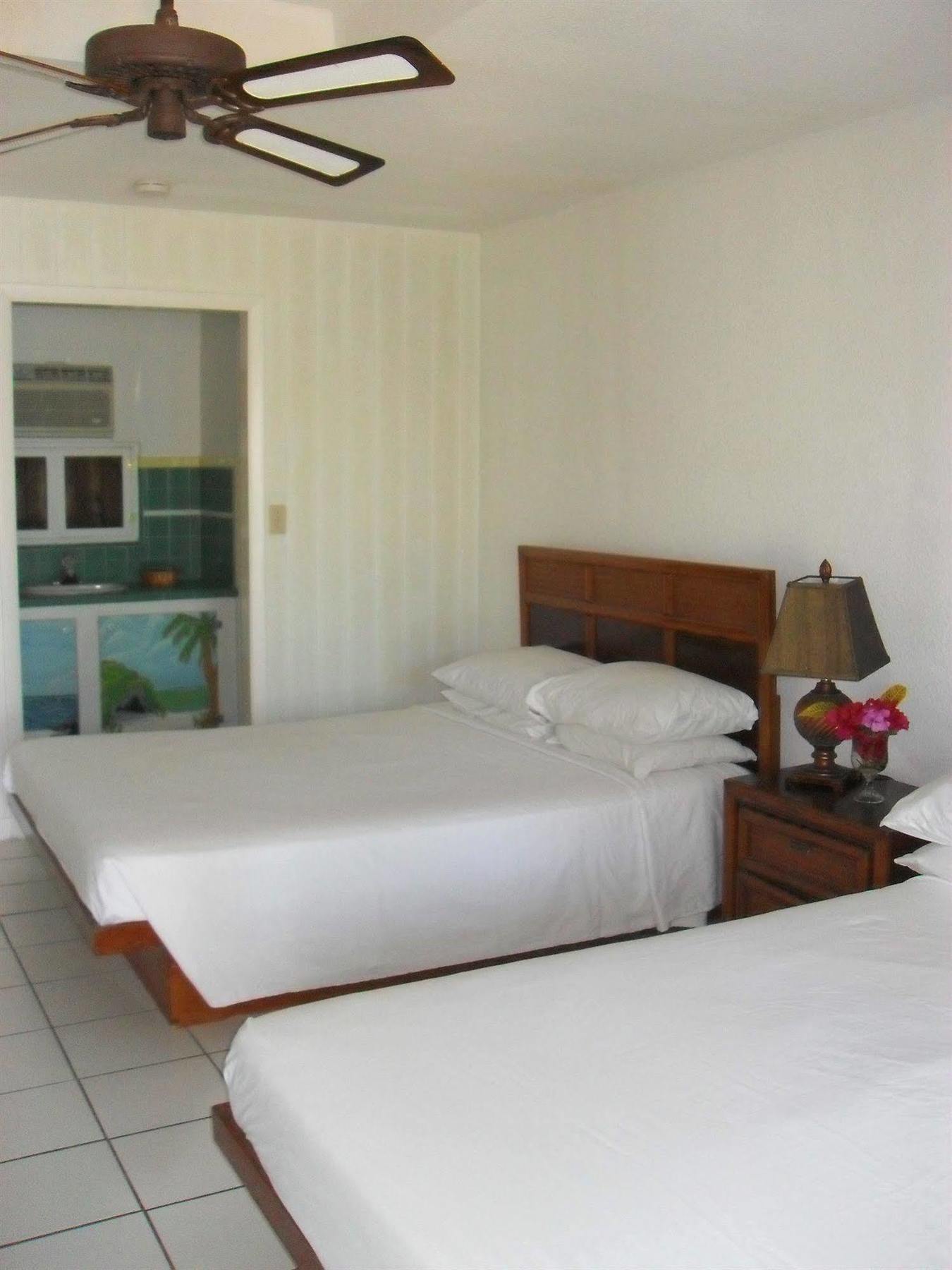 Pelican Beach Hotel NCA Exterior foto